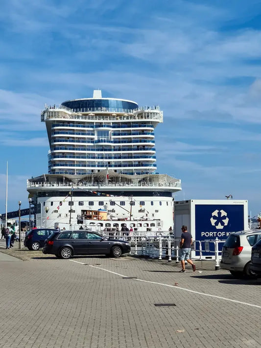 Why Local Authorities are Wrong to Ban Cruise Ships that don't Stay Overnight.