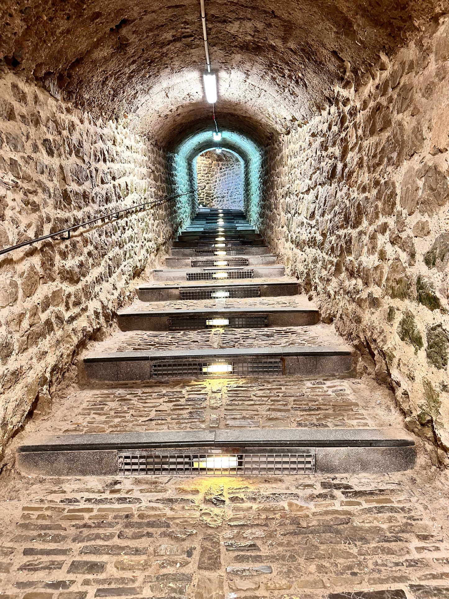 Ibiza Bodega Tapas, Wein, lokaler Lebensmittelmarkt & Schloss & Feuerwerkskörper. Sparen Sie 40 %