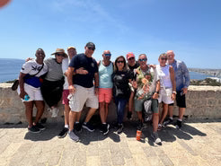 Socially Aware Excursions: Local Hosts