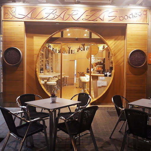 Modeboutiquen in Valencia, Falleras, Tapas, Wein und Knallkörper. Sparen Sie bis zu 40 %
